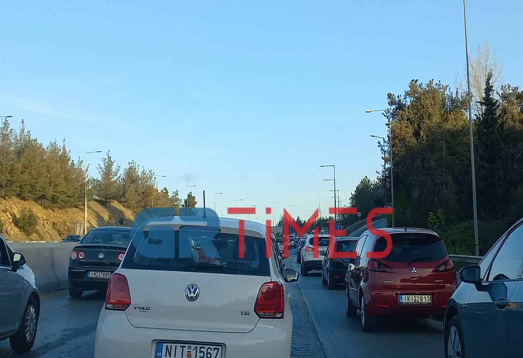 Θεσσαλονίκη: Μετ’ εμποδίων η κυκλοφορία των οχημάτων στον Περιφερειακό (ΦΩΤΟ-VIDEO)