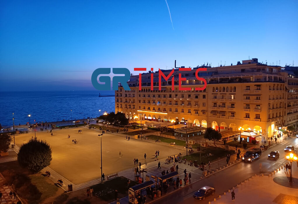 Θεσσαλονίκη: Στην Πλατεία Αριστοτέλους η συνάντηση 5 Επιταφίων τη Μ. Παρασκευή (VIDEO)