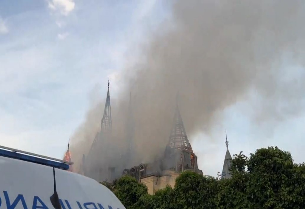 Στις φλόγες το «κάστρο του Χάρι Πότερ» στην Οδησσό – Πέντε νεκροί (VIDEO) 
